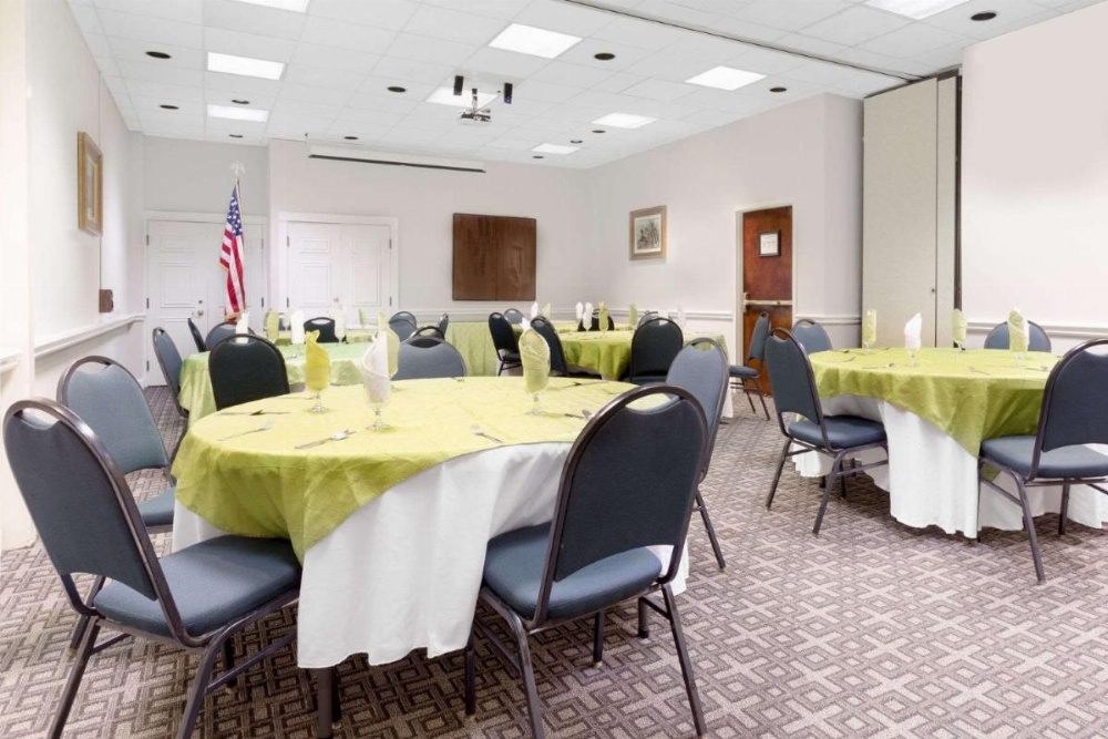 Ramada by Wyndham Augusta Fort Gordon Image 10